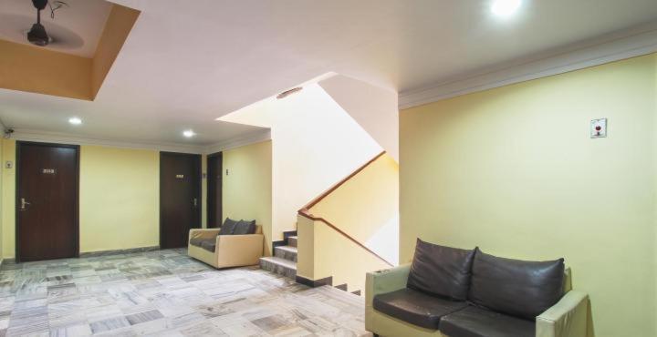 Hotel Golden Palace Pvt Ltd Mumbai  Buitenkant foto